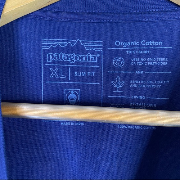 Patagonia Navy Blue Logo Slim Fit 100% Organic Responsibili T-Shirt - Picture 4 of 5